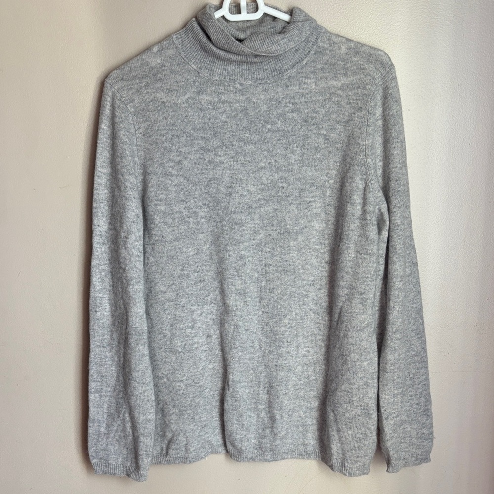 Gray Turtleneck Cashmere Sweater
